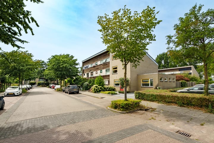 Photo 2 of Van Doesburglaan 176