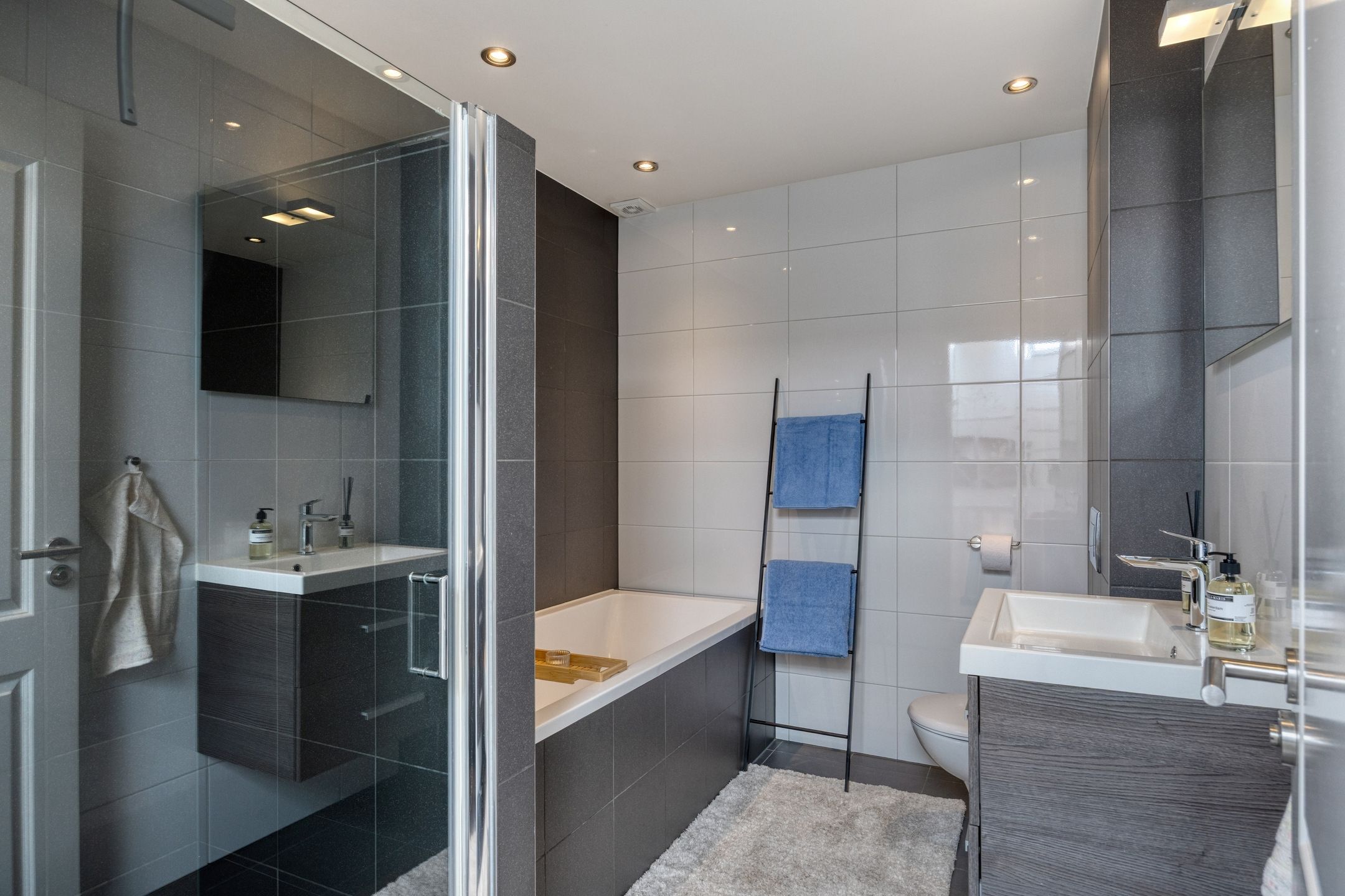 Foto 24 van Besemerstraat 8-A02