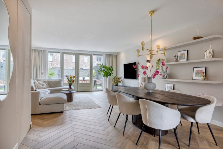 Photo 2 of Aardbei 8