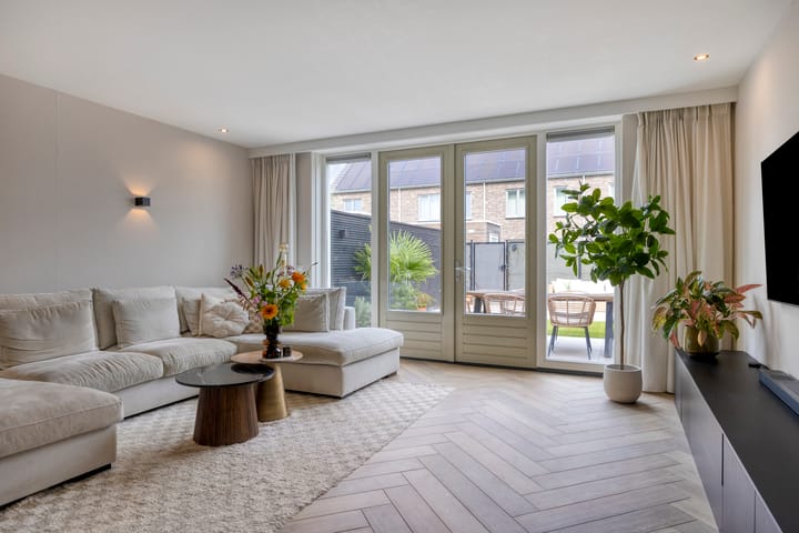 Photo 4 of Aardbei 8