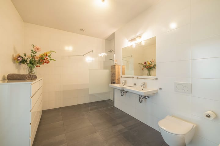 Foto 16 van Kruiskade 2-F