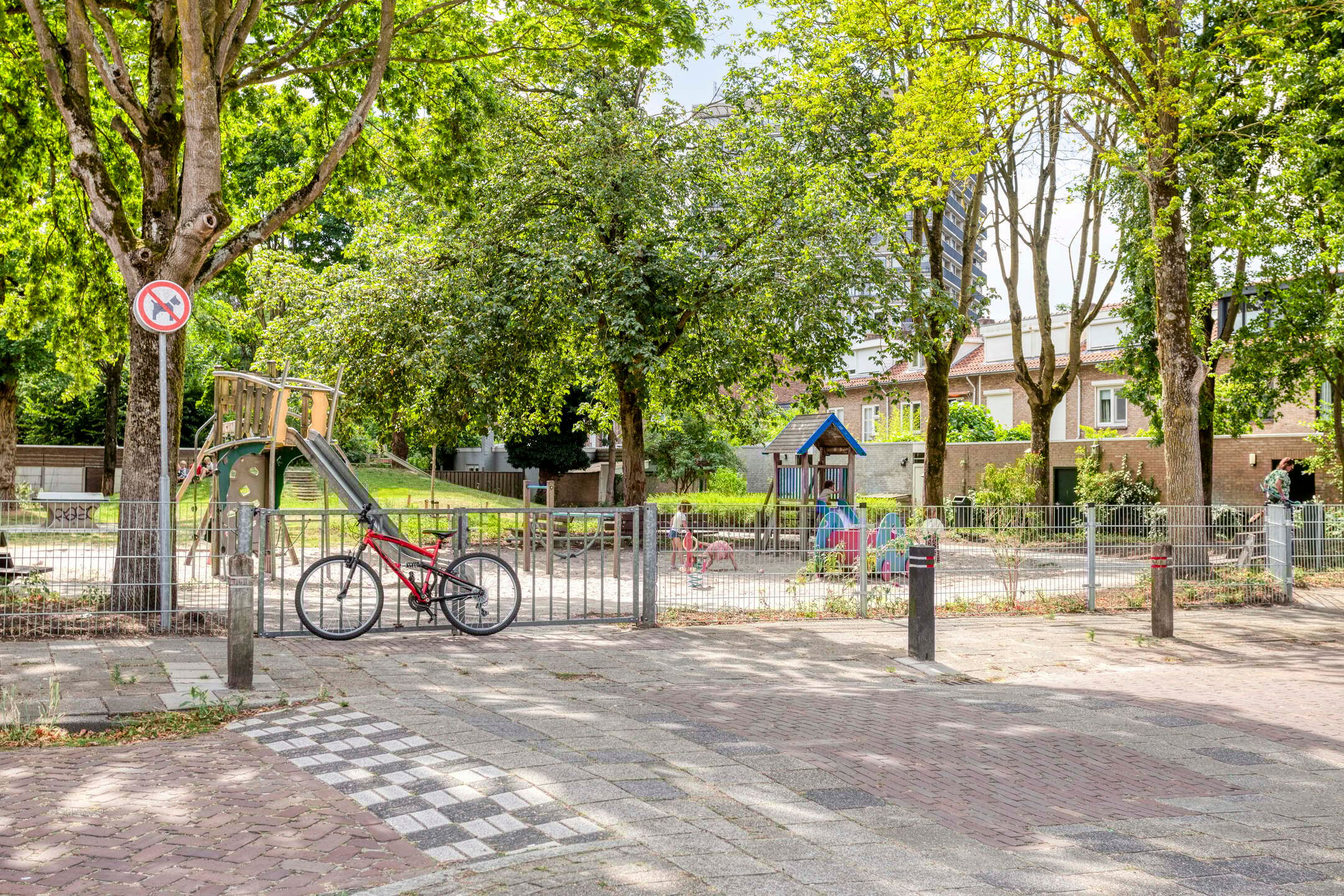 Foto 30 van St Rochusstraat 12