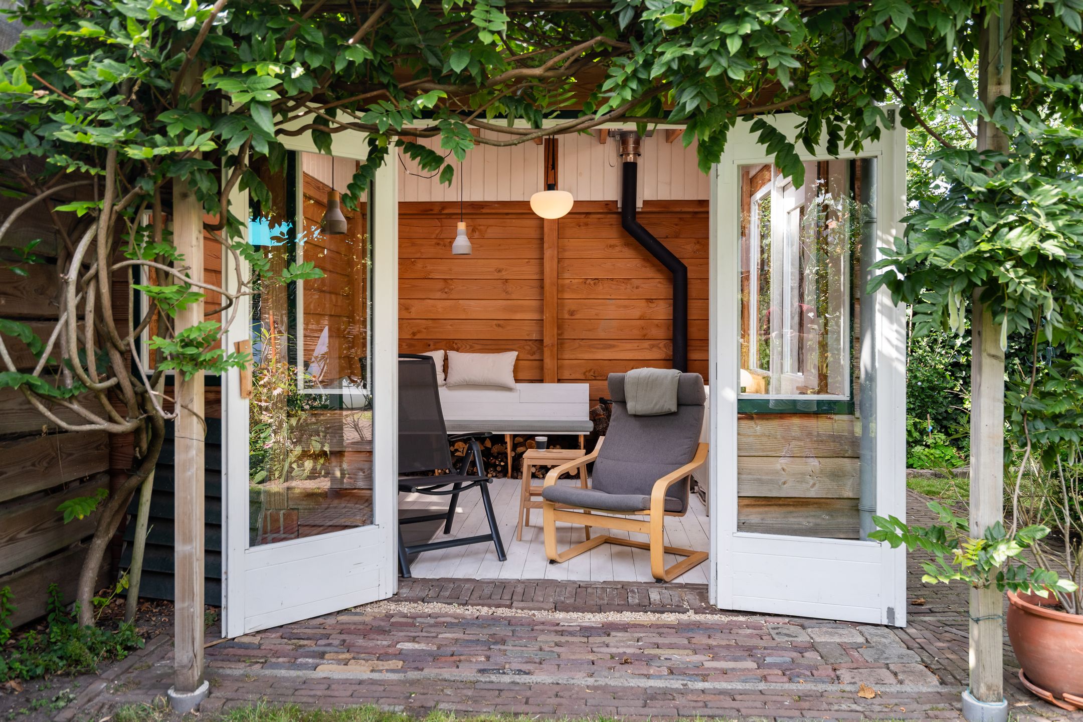 Foto 21 van Delftsestraatweg 10