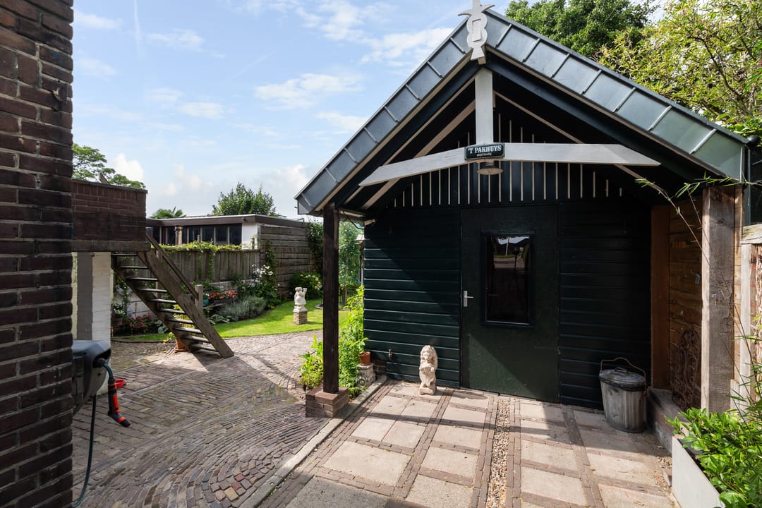 Foto 28 van Delftsestraatweg 10