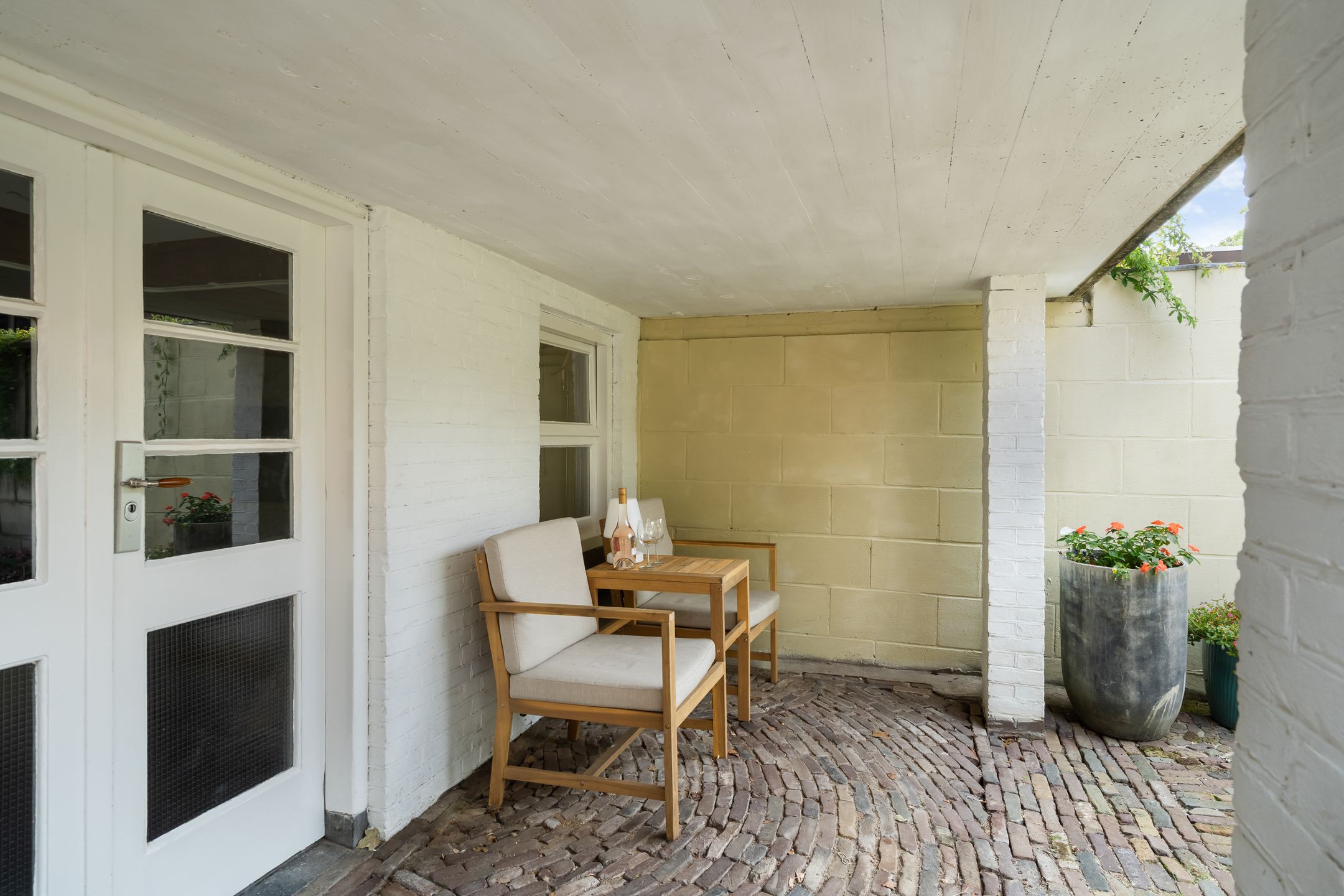 Foto 48 van Delftsestraatweg 10