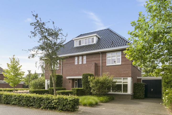 Foto 1 van Velpstraat 10