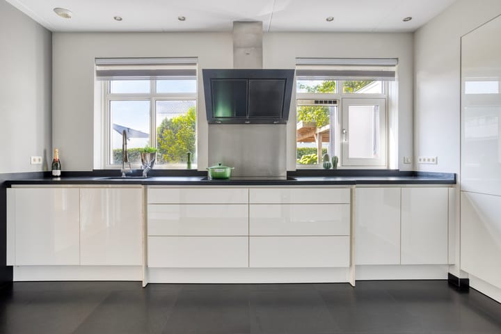 Foto 14 van Velpstraat 10