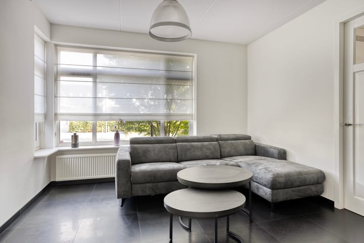 Foto 15 van Velpstraat 10