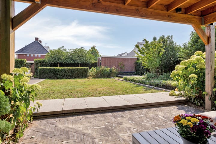 Foto 50 van Velpstraat 10