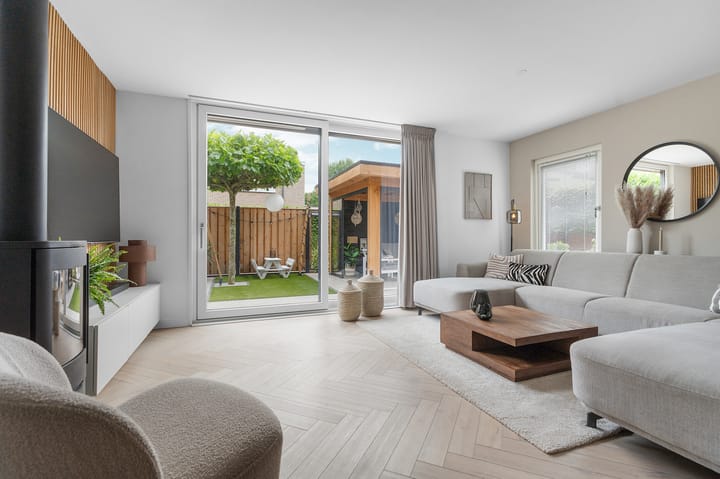 Foto 2 van Louise Michelstraat 1