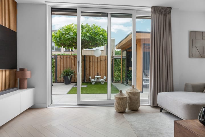 Foto 10 van Louise Michelstraat 1