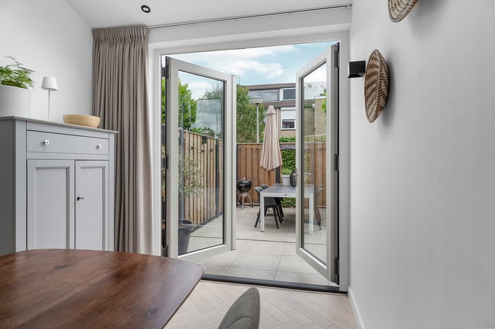 Foto 14 van Louise Michelstraat 1