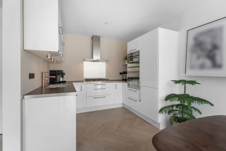 Foto 15 van Louise Michelstraat 1