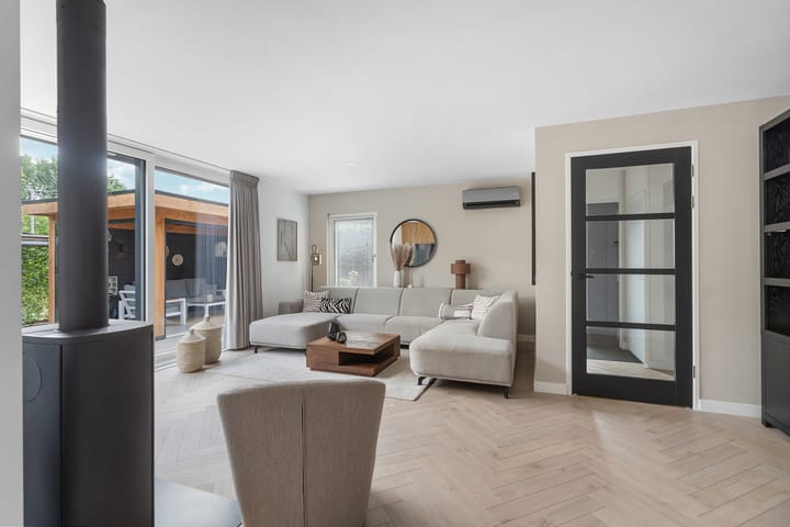 Foto 17 van Louise Michelstraat 1