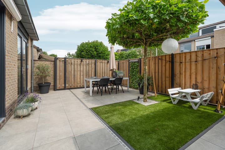 Foto 37 van Louise Michelstraat 1