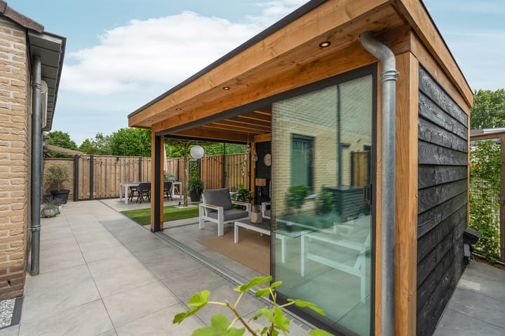 Foto 43 van Louise Michelstraat 1