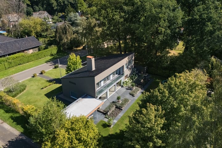 Photo 4 of Singravenlaan 12