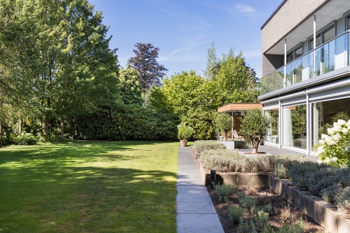 Photo 51 of Singravenlaan 12