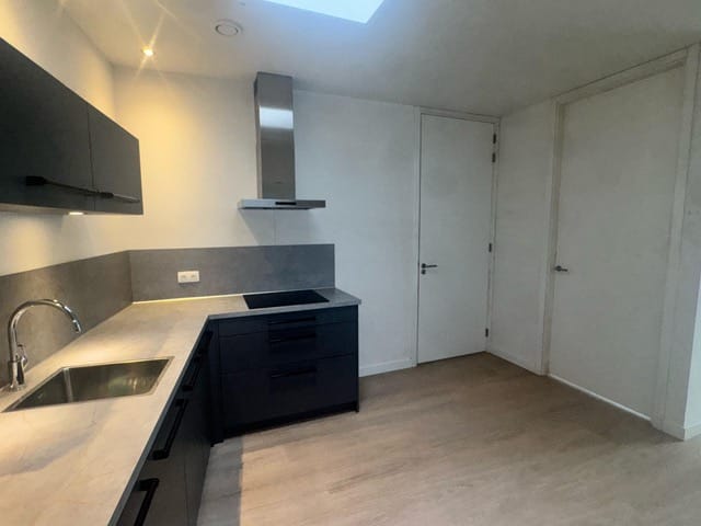 Photo 4 of Beukelsstraat 2-C