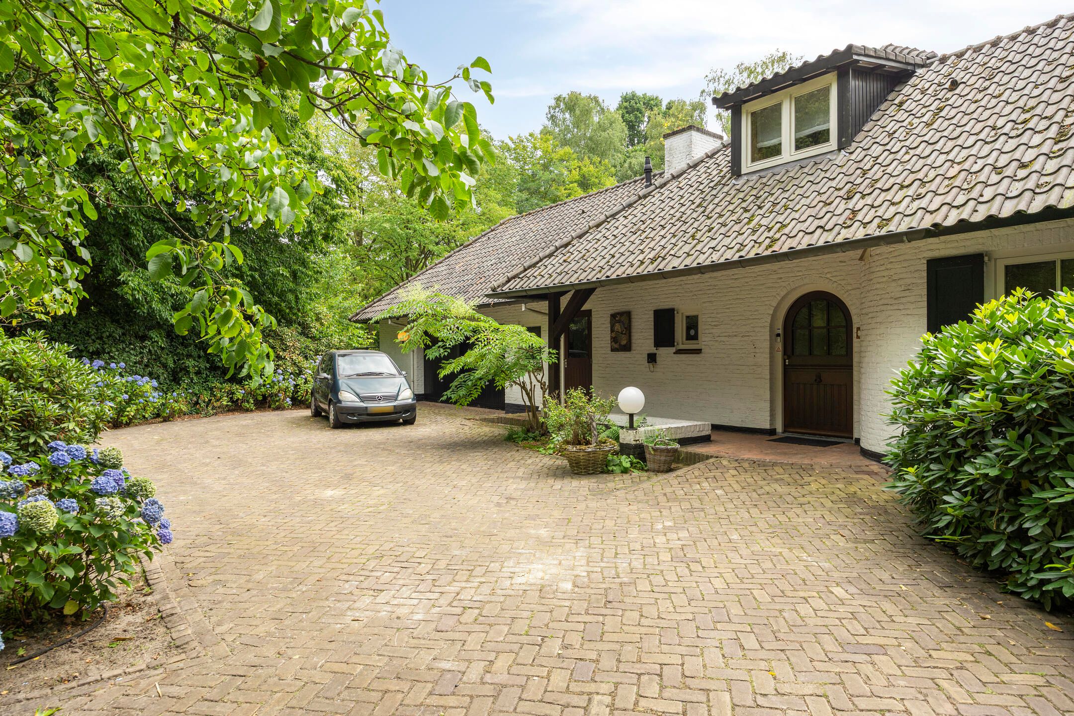 Photo 6 of Nassaulaan 11