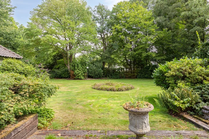 Photo 4 of Nassaulaan 11