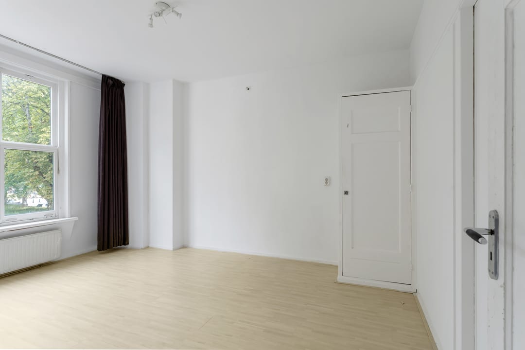 Photo 11 of Vredenoordlaan 66-B