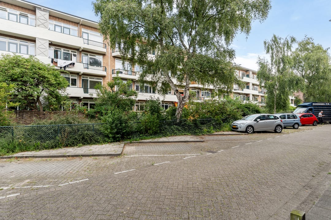 Photo 22 of Vredenoordlaan 66-B