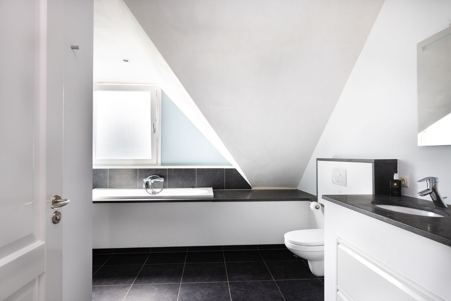 Foto 5 van Klein Wolfslaar 18-B