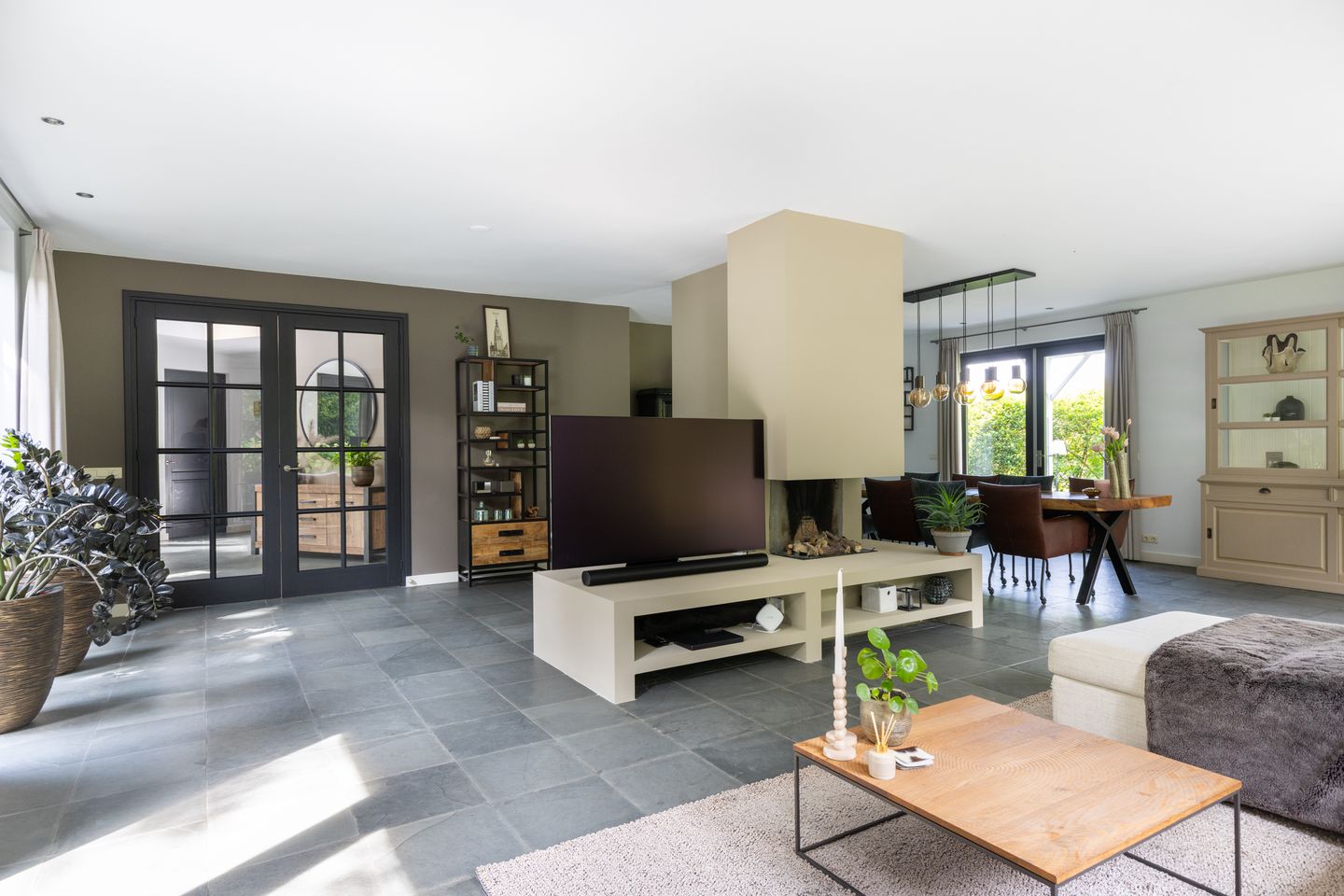 Foto 19 van Klein Wolfslaar 18-B