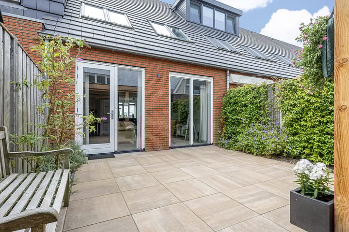 Photo 40 of Rubrum 11