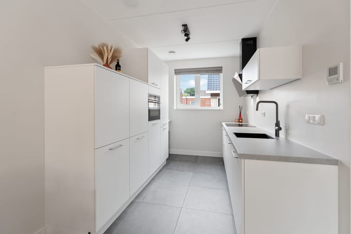 Foto 16 van Weth J Tieckenstraat 25-D