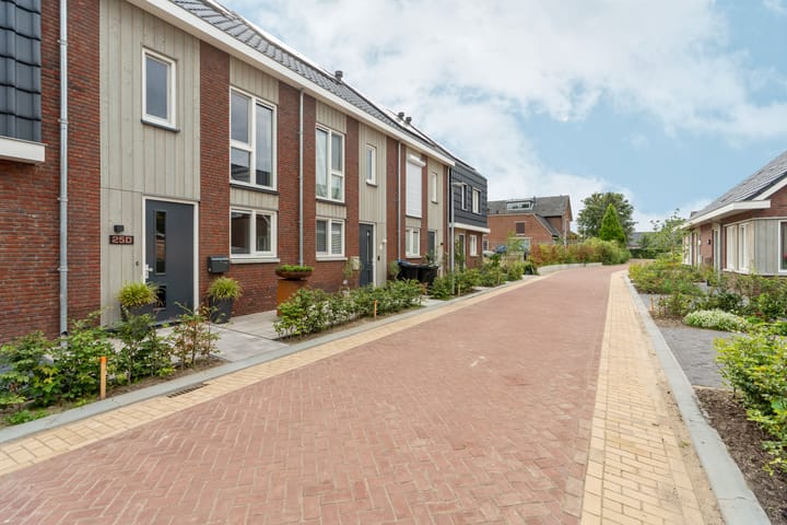 Foto 42 van Weth J Tieckenstraat 25-D