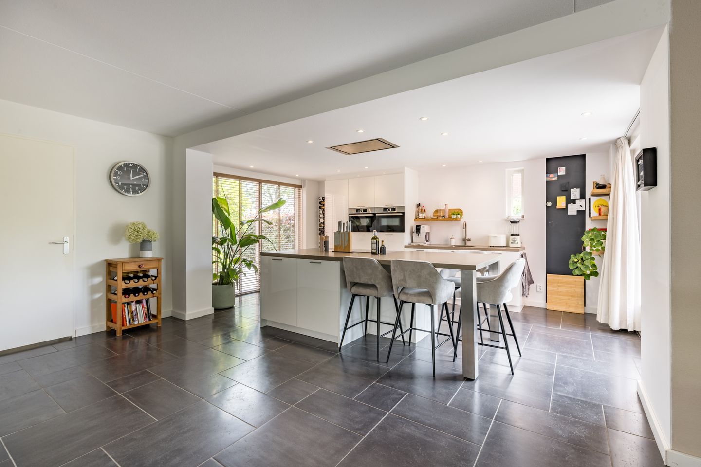 Foto 10 van Westhilstraat 11