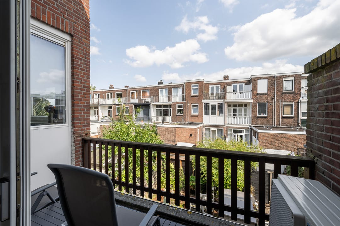 Photo 11 of Van Ostadelaan 42-B