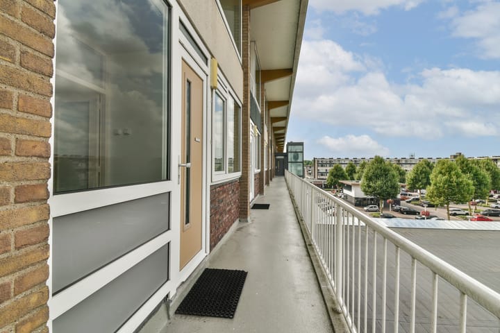 Photo 4 of Groen van Prinstererweg 47