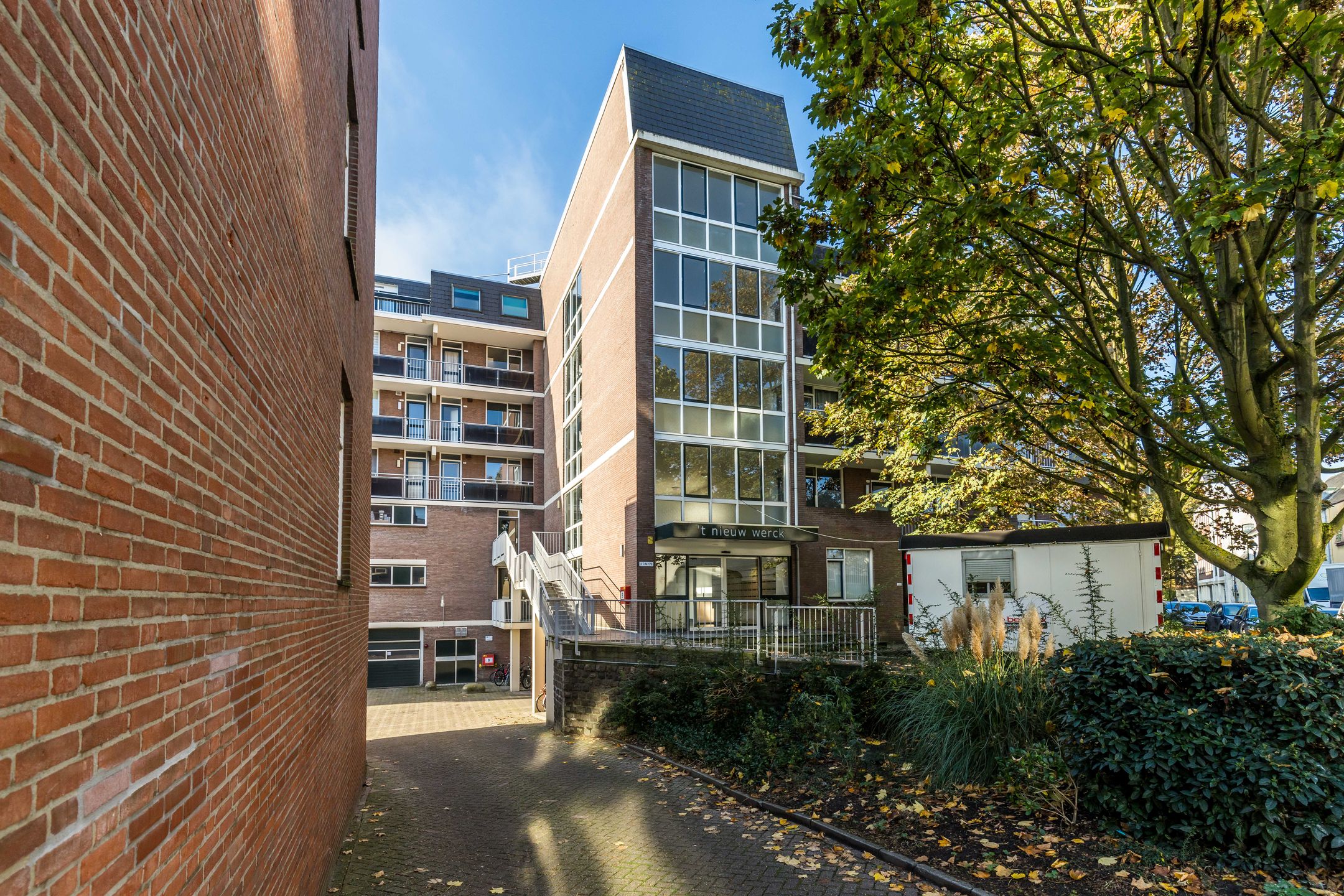 Foto 3 van Westvest parkeerplaats nummer 33