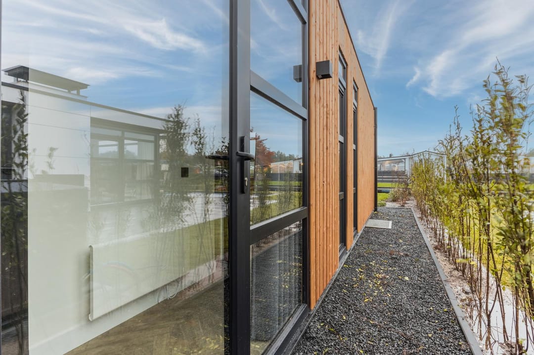 Foto 43 van Nieuw-Loosdrechtsedijk 215-CH011