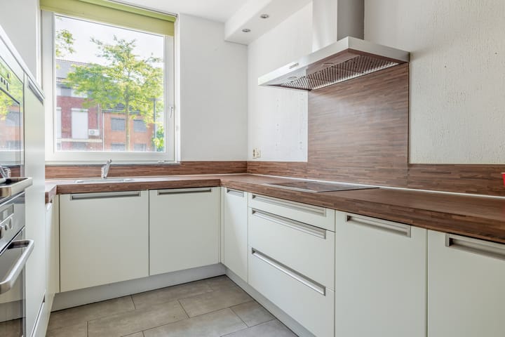 Foto 3 van 2e Lunarelaan 3