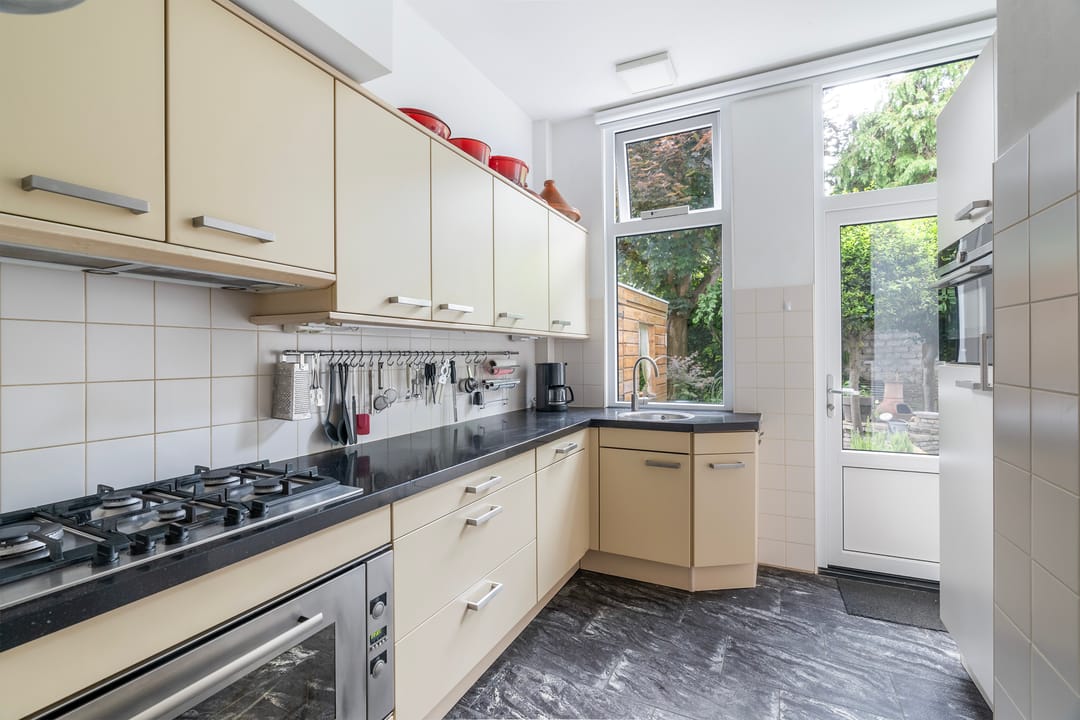 Photo 11 of Hendrik van Deventerstraat 186