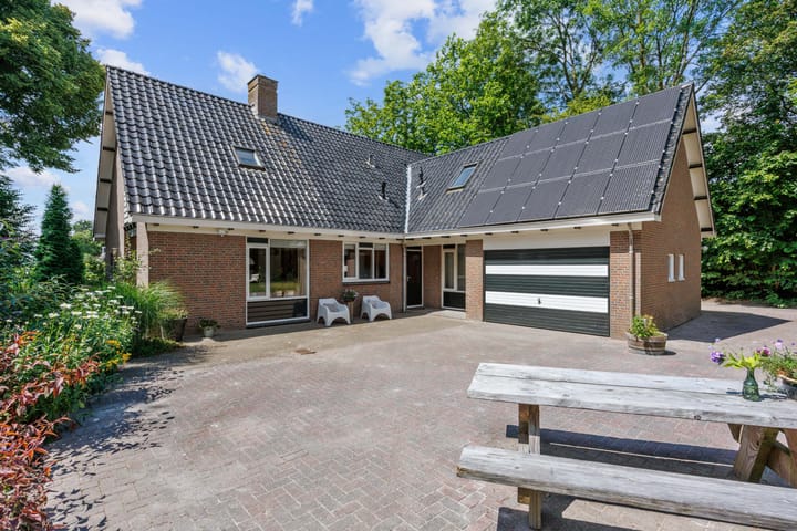 Foto 64 van Mensingeweersterweg 2-B