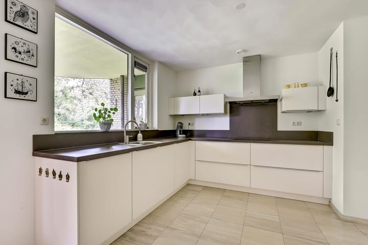 Photo 2 of Anna Paulownaplein 6