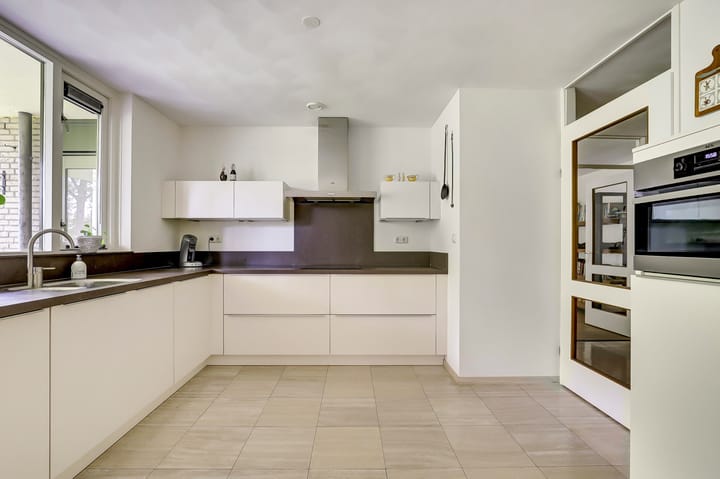 Photo 14 of Anna Paulownaplein 6