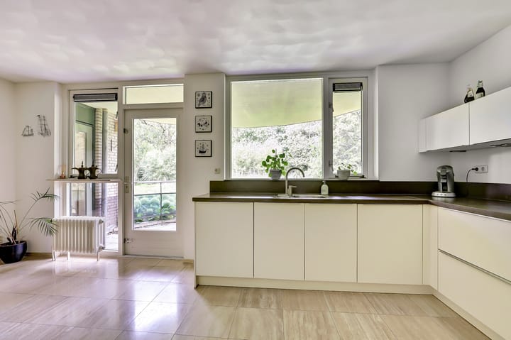 Photo 16 of Anna Paulownaplein 6