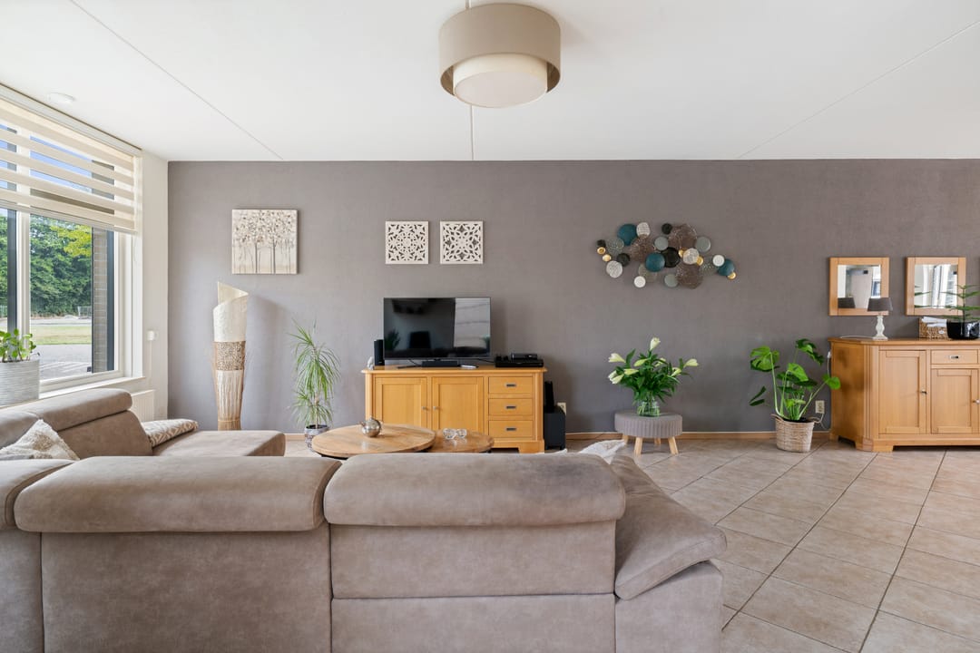 Foto 16 van Weegbree 8