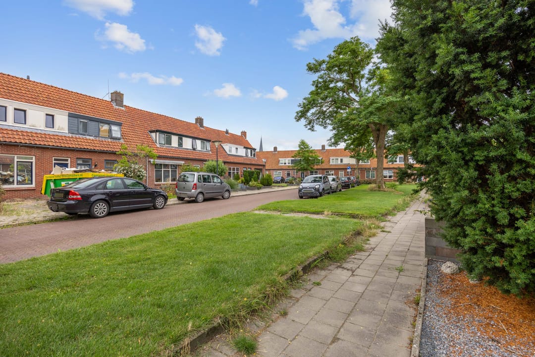 Photo 31 of Professor Schotanusstraat 15