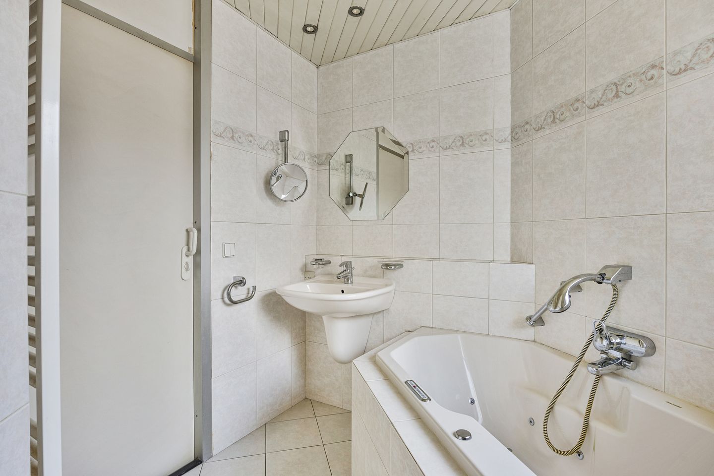 Foto 19 van Arembergstraat 25