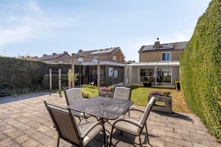 Photo 21 of Rooseveltstraat 64