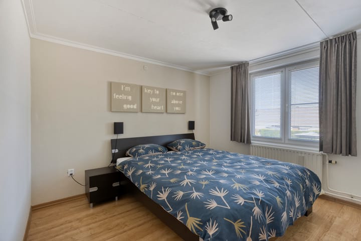 Photo 27 of Rooseveltstraat 64