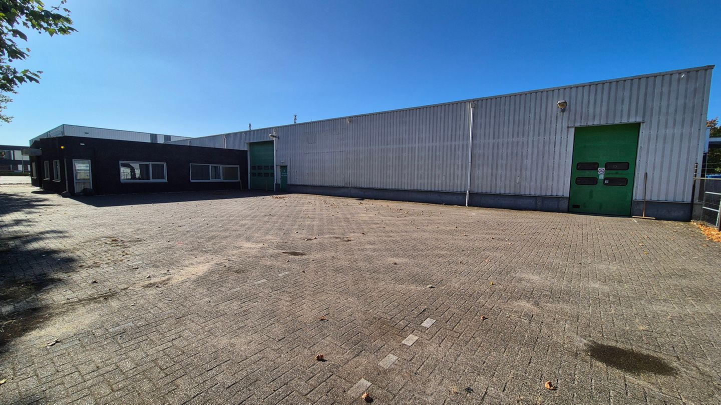 View photo 4 of Eekhorstweg 17