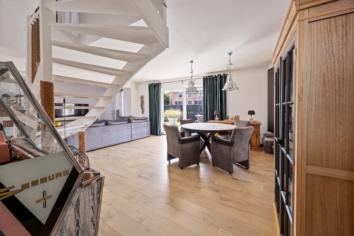 Foto 8 van Anjelierstraat 1